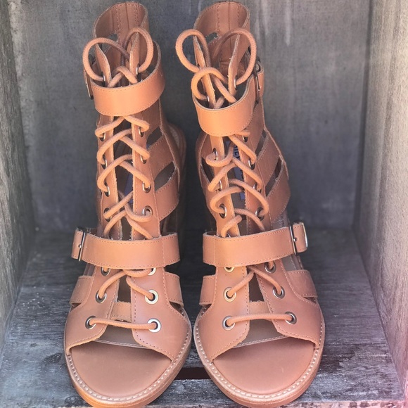 🆕 Cute and Stylish Cut-out Caged Sandals Size 7 - Picture 2 of 8